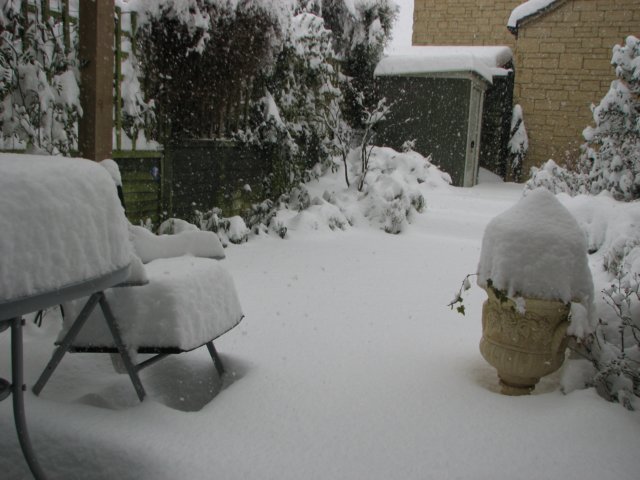 snowingbourton18dec10071.jpg