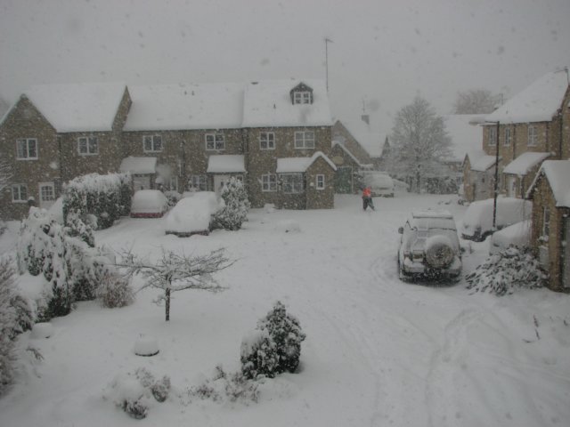snowingbourton18dec10075.jpg